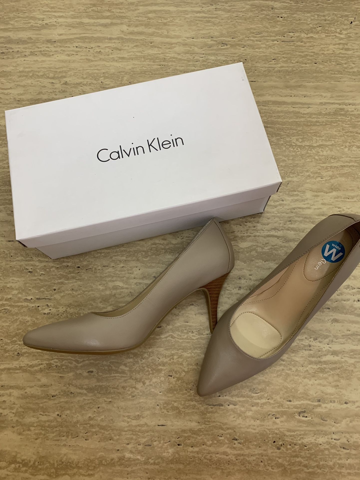 NEW! Women's Pumps Heels By Calvin Klein Size 9W