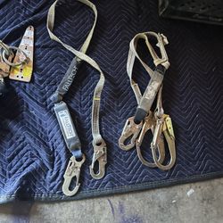 Roofing Harnesses And Main Catch Line With Pitched And Flat Roof Attachment