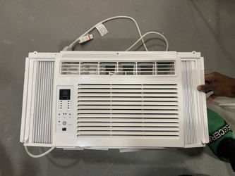 GE 250-sq ft Window Air Conditioner (115-Volt; 6000-BTU)