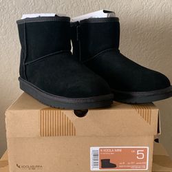 Size 5 Uggs Boots 
