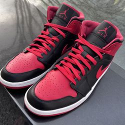 Jordan 1 Mid Tops Size 13