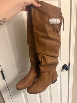 Boots size 10