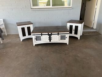 Farmhouse coffee table and end tables