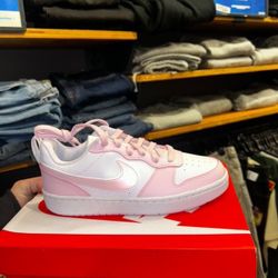 Pink Nike Dunks 
