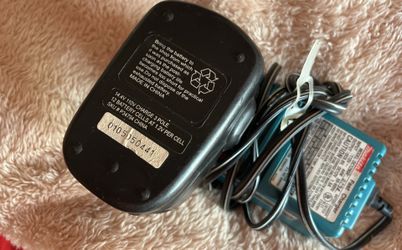 Makita Fast Charger! With Baterry 15