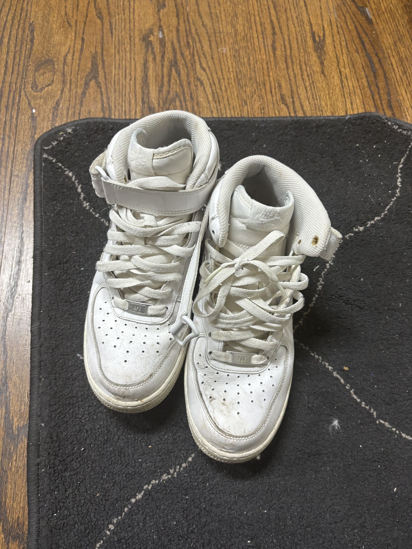 Air Force Mids Size 9