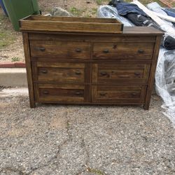 Baby Station Dresser