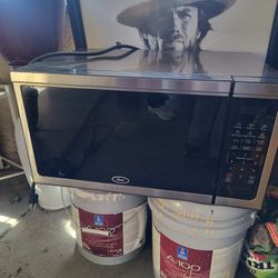 Oster Microwave