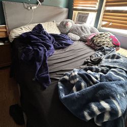 QUEEN SIZED BED