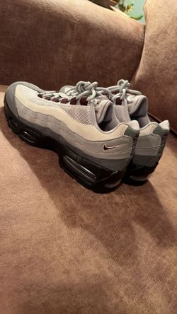Nike AirMax   (Women Size 8)