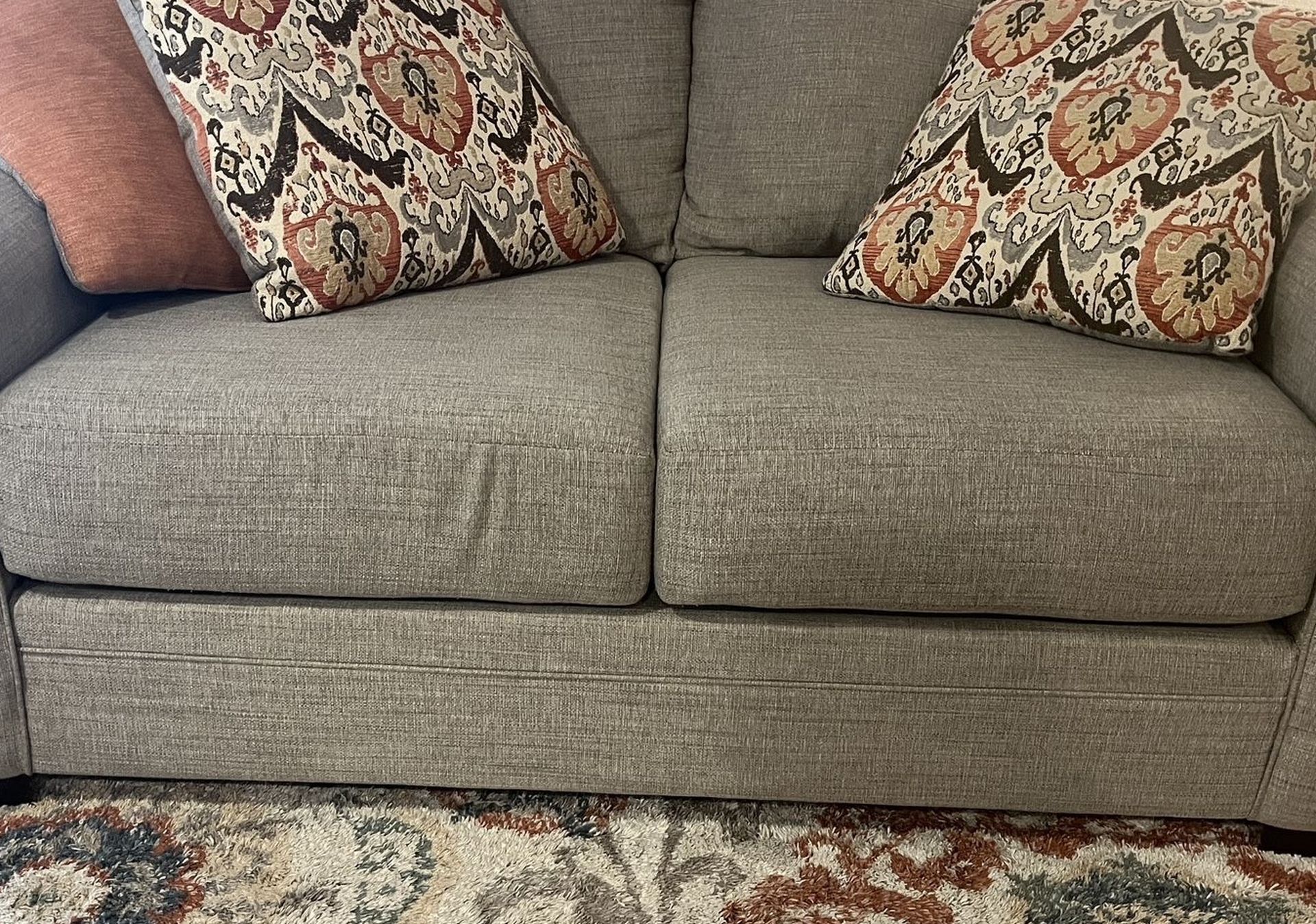 Grey loveseat And Couch