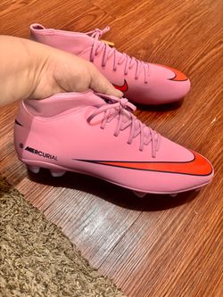 New men’s soccer cleats size 12