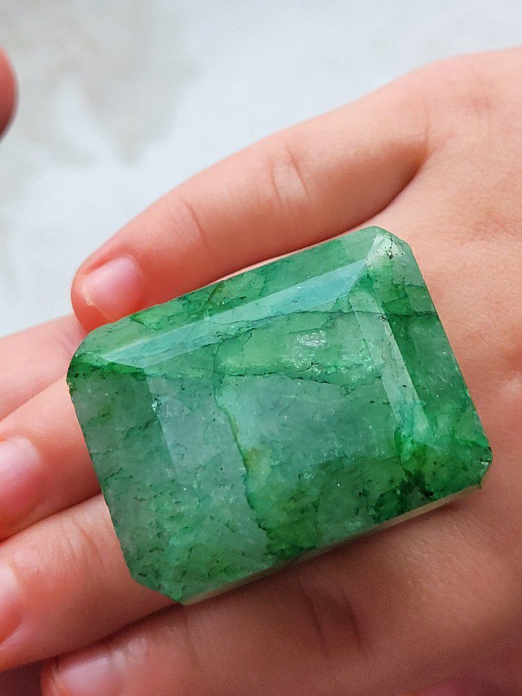 Huge 200ctw Natural Emerald W/inclusions 