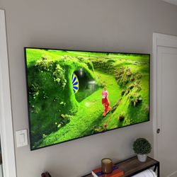 58” Samsung 4K Crystal UHD Smart TV + Apple TV, Remote & Wall Bracket - $300