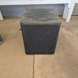 M&K V-75 MKII Subwoofer