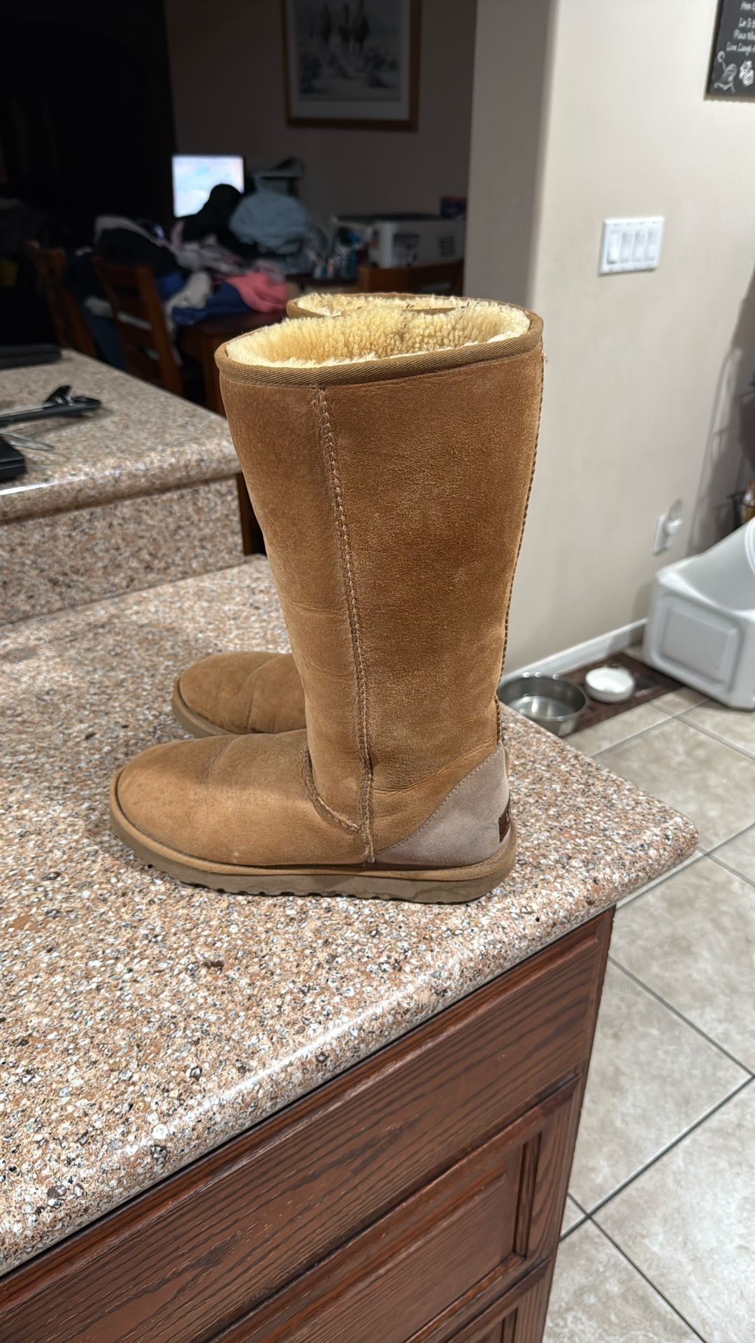 Tall Chestnut Size 9 Ugg Boots Ultra 