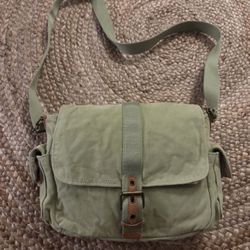 Fossil Authentic Brand Purse Light Green