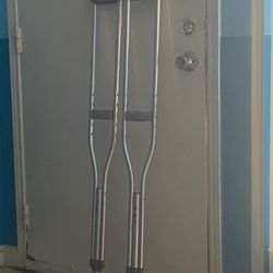 Crutches 