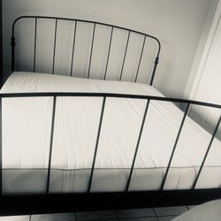 King Bed With Mattress