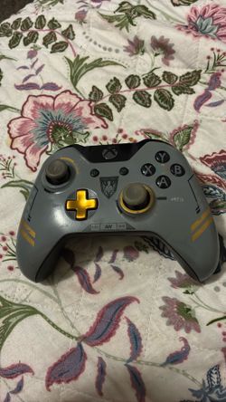 Xbox One Limited Edition Call of Duty: Advanced Warfare Wireless Controller.