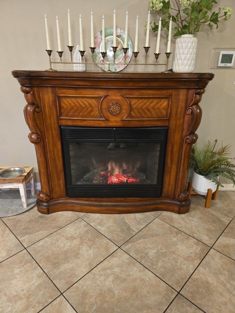 Electric Chimney!! Great Condition, Control Heat,remote