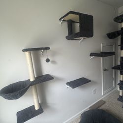 Cat wall mounted jumping spots