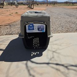 Never Used Petmate Dog Kennel 30 - 50 Lb 