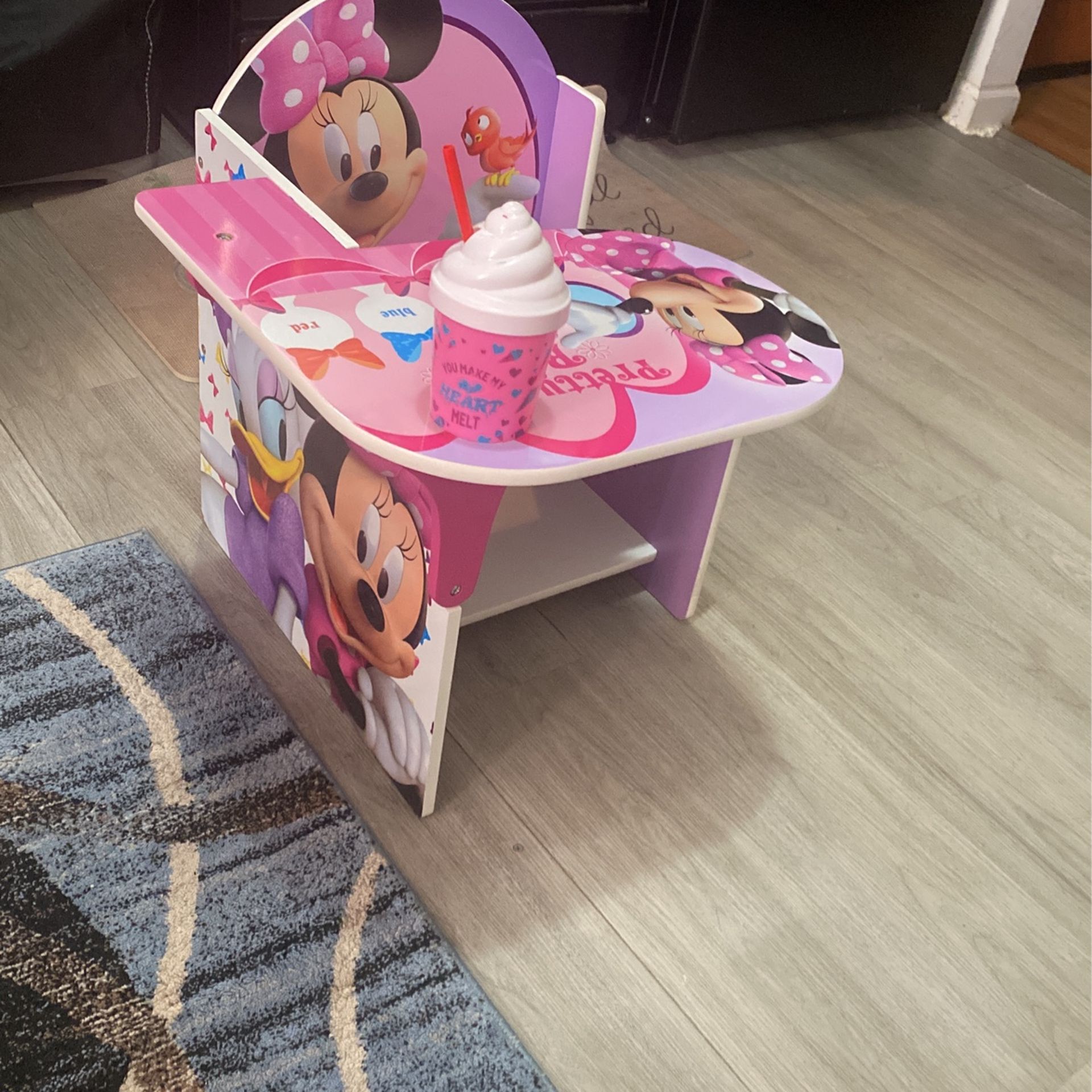 Delta Minnie Mouse Desk For Kids