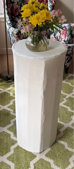Cake pedestal