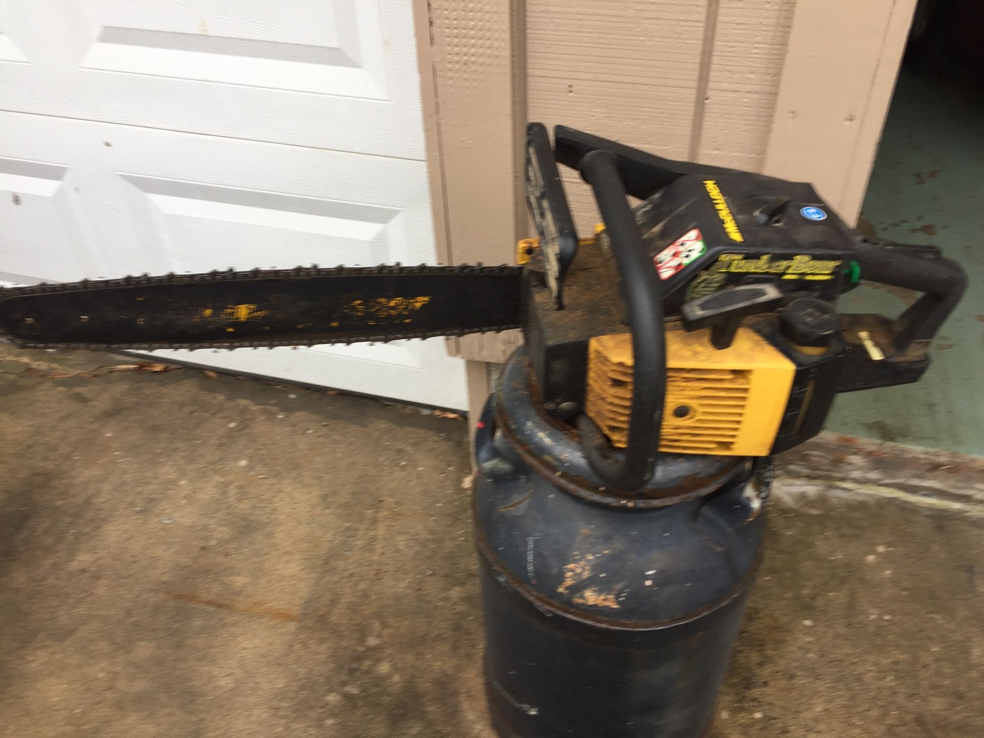 McCulloch Timber bear 20 in chain saw
