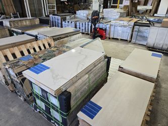 ‼️ Blowout sale ‼️ ❕we guarantee everything we sell is less than anywhere else ❕🤙 40% - 80% off 😉  