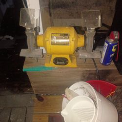 Two Ench Grinder And Polishers Ready To Use 