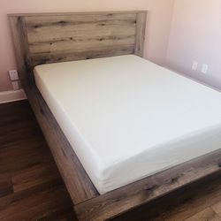 Queen Firm Mattress - No Pete , No Stains
