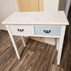 Distressed table woth drawers