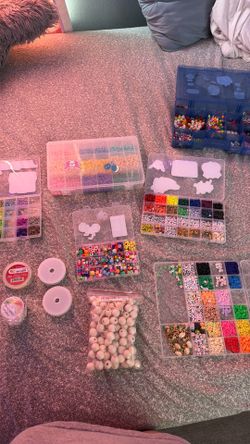 7 bracelet kits with string