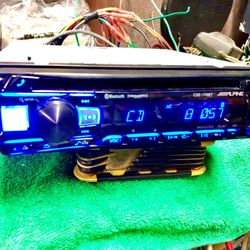 Alpine CD/USB Receiver Bluetooth-(CDE-175BT)