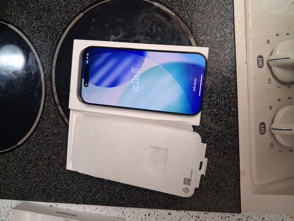 Brand New IPhone 17 Base 256gb Fully Unlocked