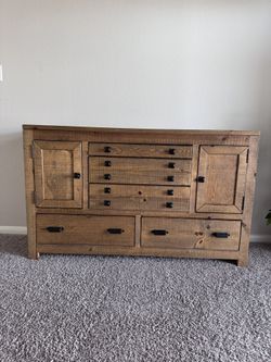 Dresser