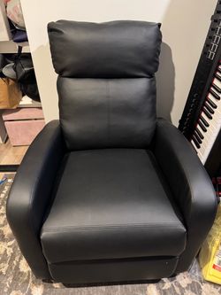 Lash chair with supplies