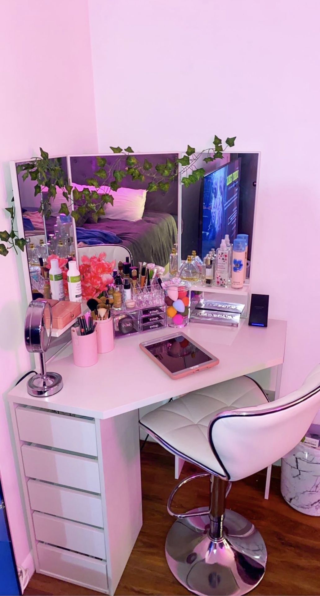 Corner Vanity Desk With Mirror 