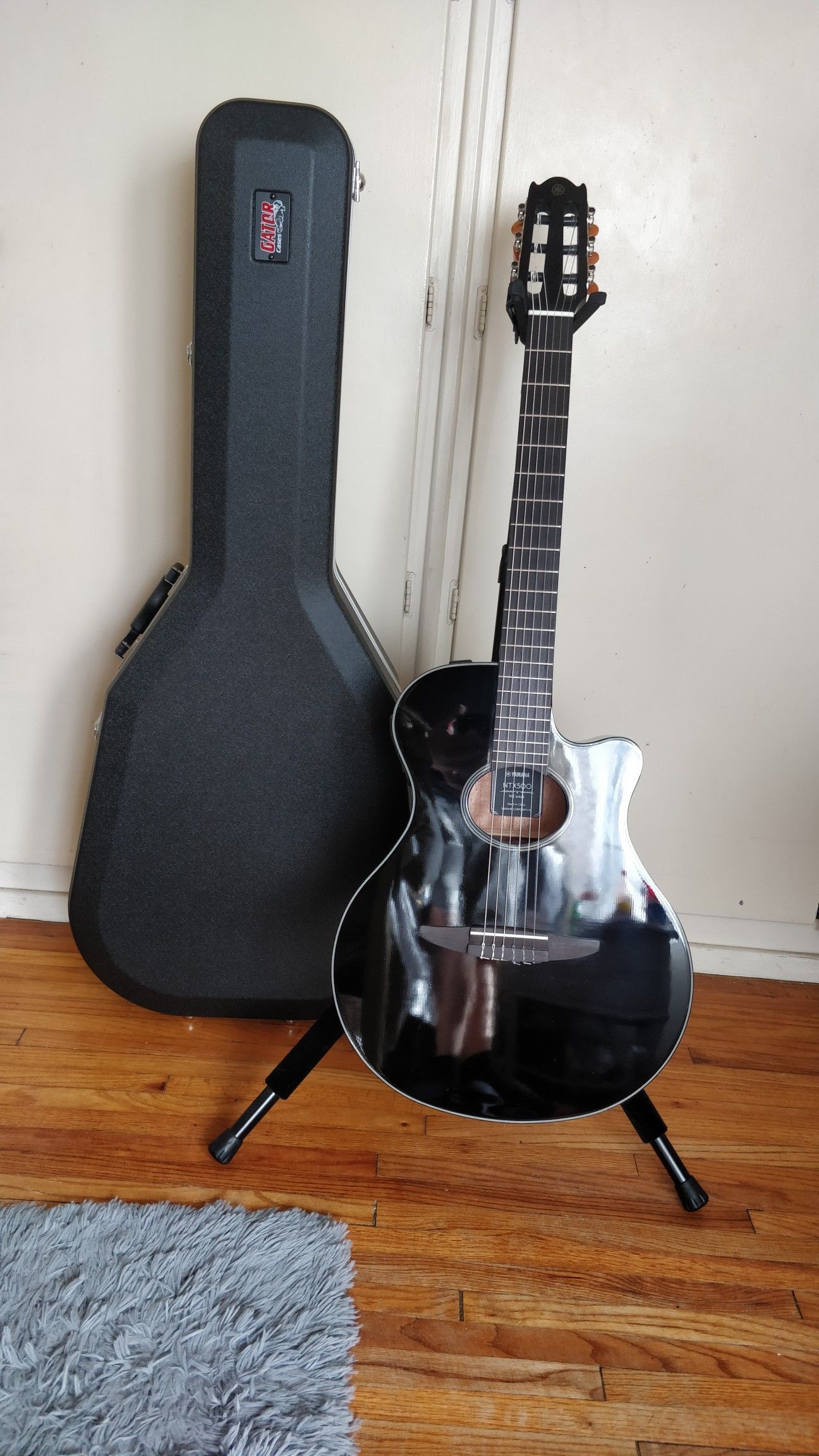 Never used Yamaha ntx500 w/ gator case