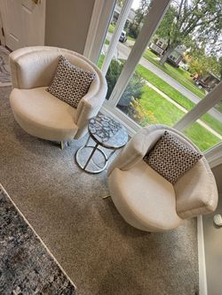 Pair of Swivel Barrel Chairs and Agate Side Table