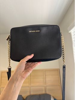 Micheal kors jet set purse