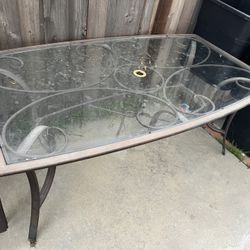 FREE Outdoor Patio set, Includes 6 Chairs