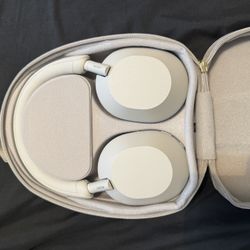 Sony WH-1000XM5 Head Phones : Silver