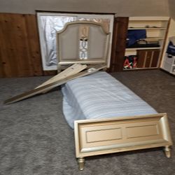 Twin Size Bed Complete With Matress And Bunky Board 