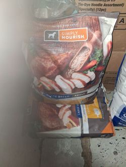 Simply nourish dog food