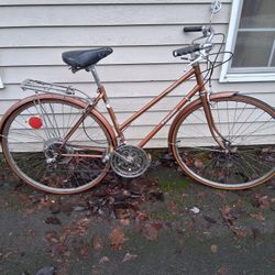 Woman's 10 Speed Bicycle