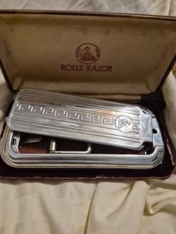 vintage Rolls Razor set in its original metal and lined case