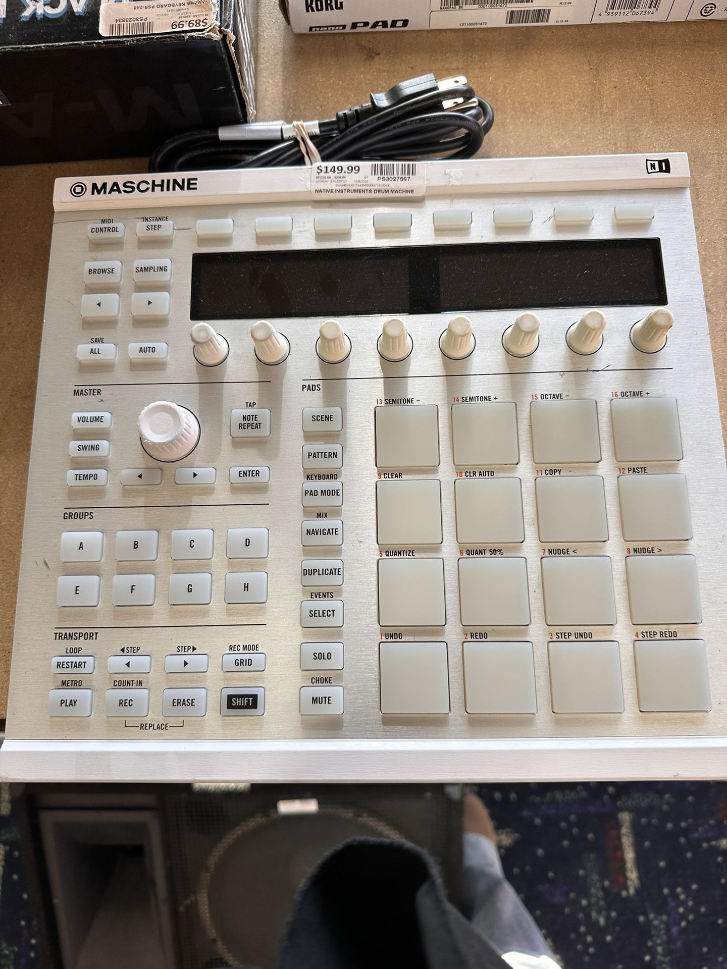Native Instruments Maschine MK2 Drum Machine